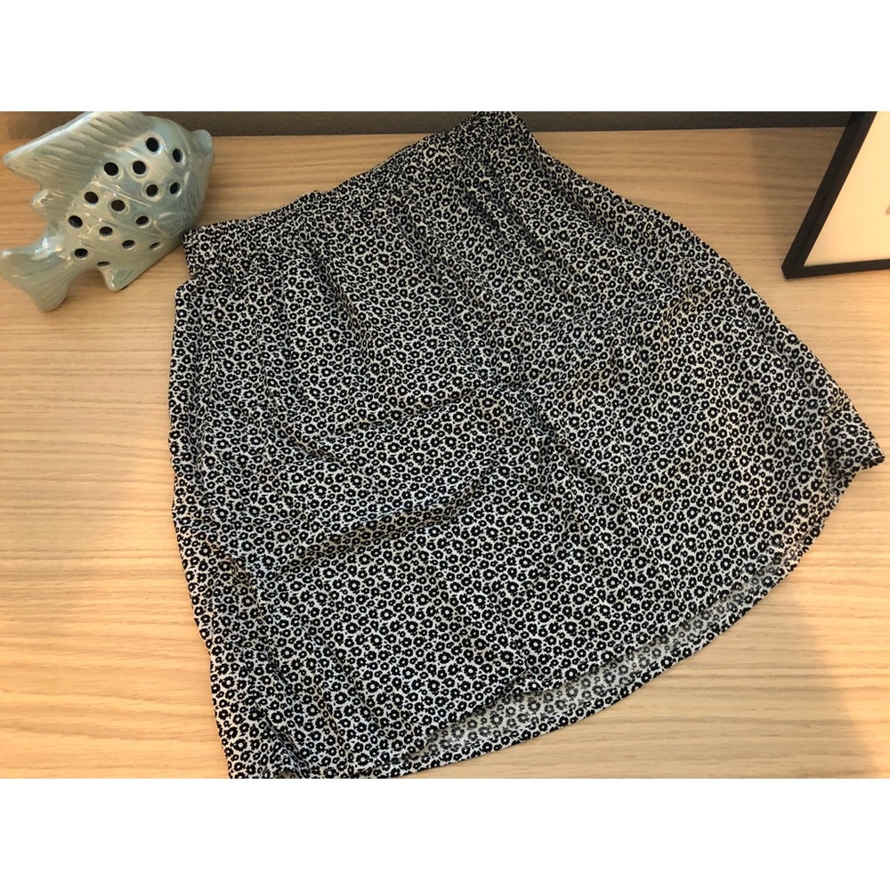 Black & White Flower Print Skirt